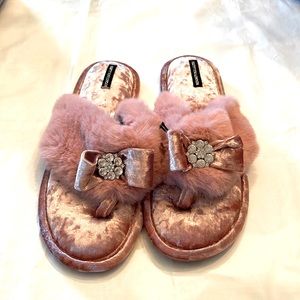 Pretty You London NEW with elastic keeper. Size US9.5-10.5 Pink. Thong style